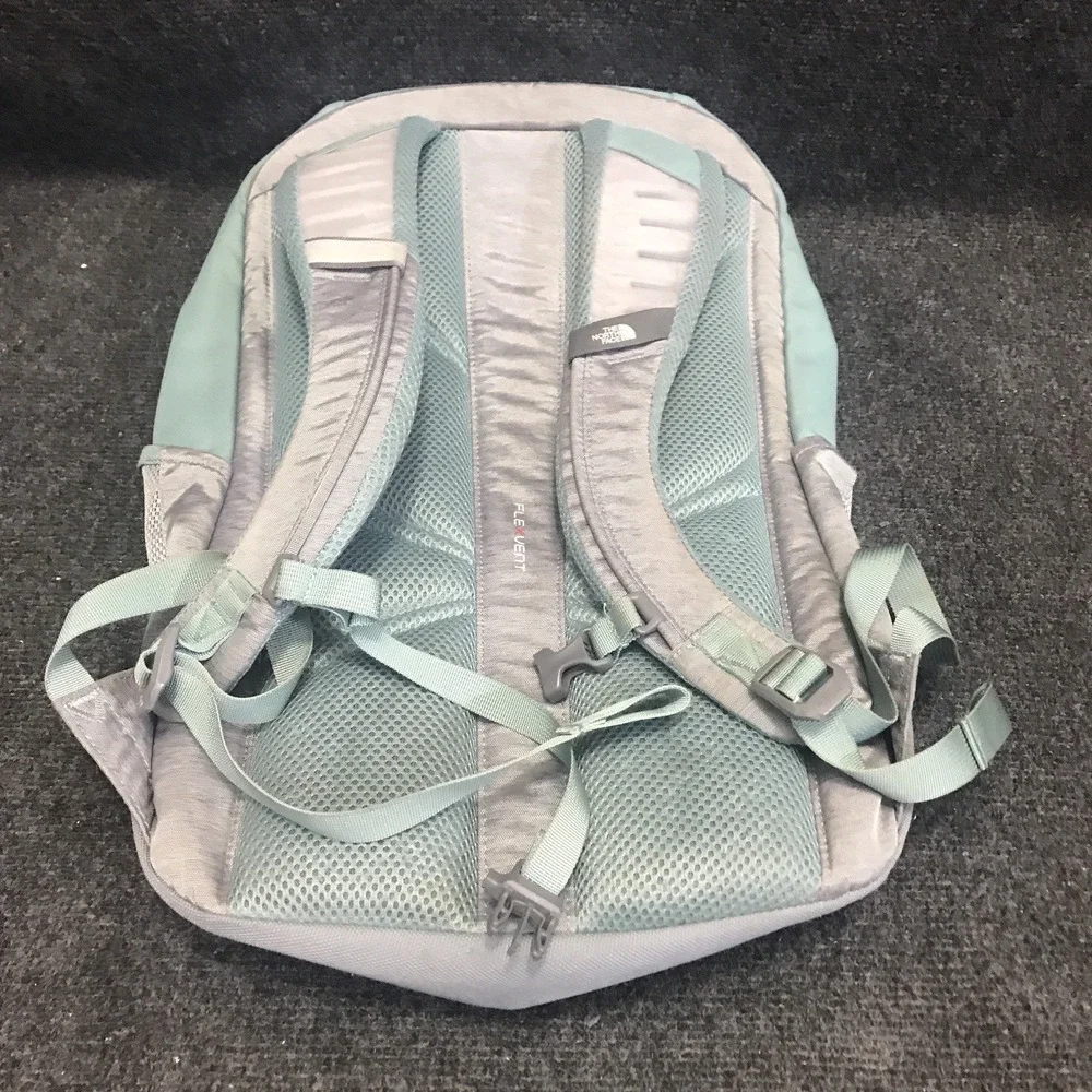 The North Face NF0A3KVA Vault 26L Backpack FlexVent System Teal &‎ Gray Daypack